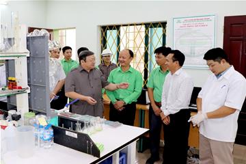 Chủ tịch Hội Nông dân Việt Nam thăm và làm việc tại Công ty Cổ phần Công Nông nghiệp Tiến Nông